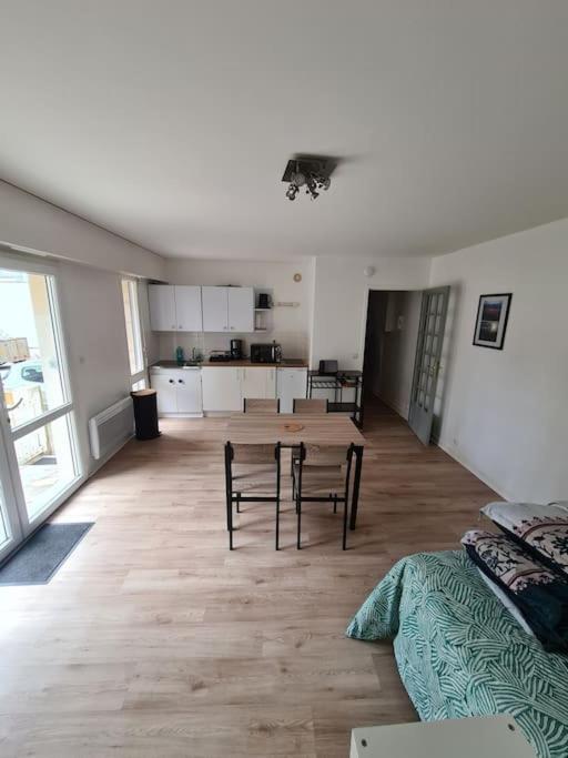 サン・カスト・ル・ギド50M De La Plage: Studio Au Coeur Du Centre !アパートメント エクステリア 写真
